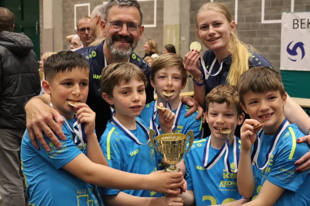 beker gewonnen Volleybalclub Griffoenen Steenhuize